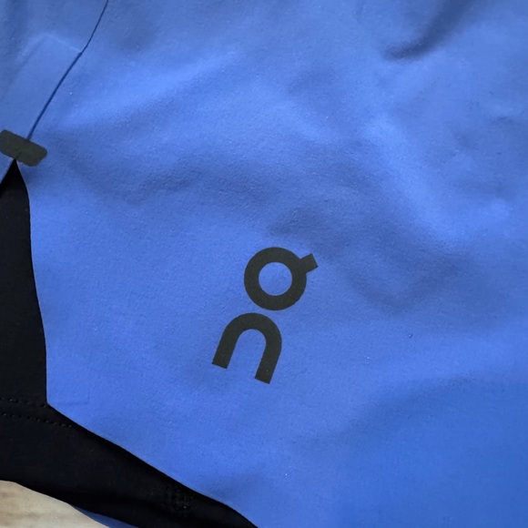 On Running Women’s Shorts – Size M (Blue/Black) - Picture 3 of 8